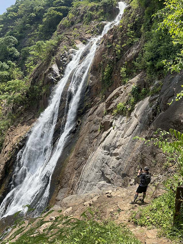 Caminata por la naturaleza en la catarata de Bijagual