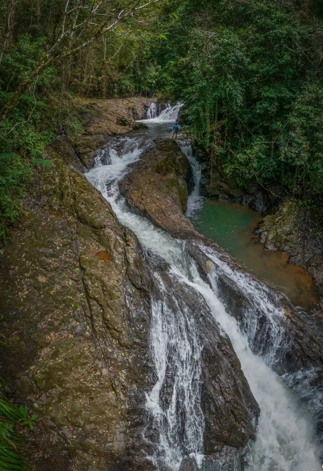 Bijagual Waterfall hiking trail Costa Rica