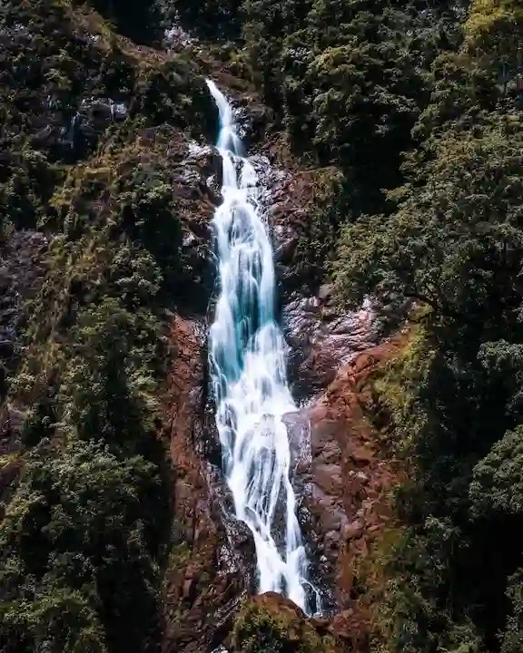 Bijagual Waterfall Costa Rica — 327m waterfall rainforest trail near Jaco